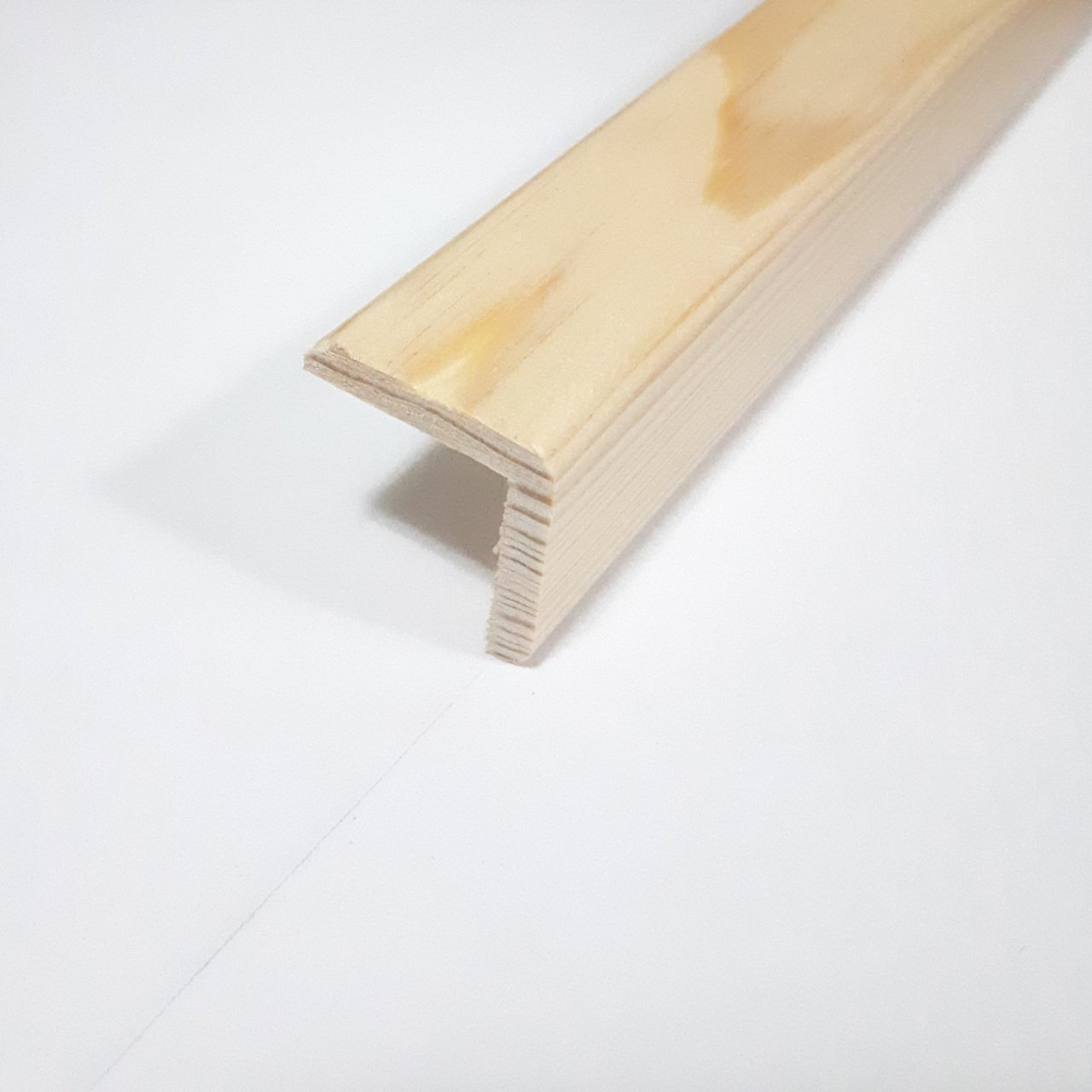 DİK AÇILI ÇITA ÇAM  KÖŞE KAPATMA - KAPAZLAMA 270 CM 25*25mm-270cm ÇAM 18029-KÖŞE KAPATMA