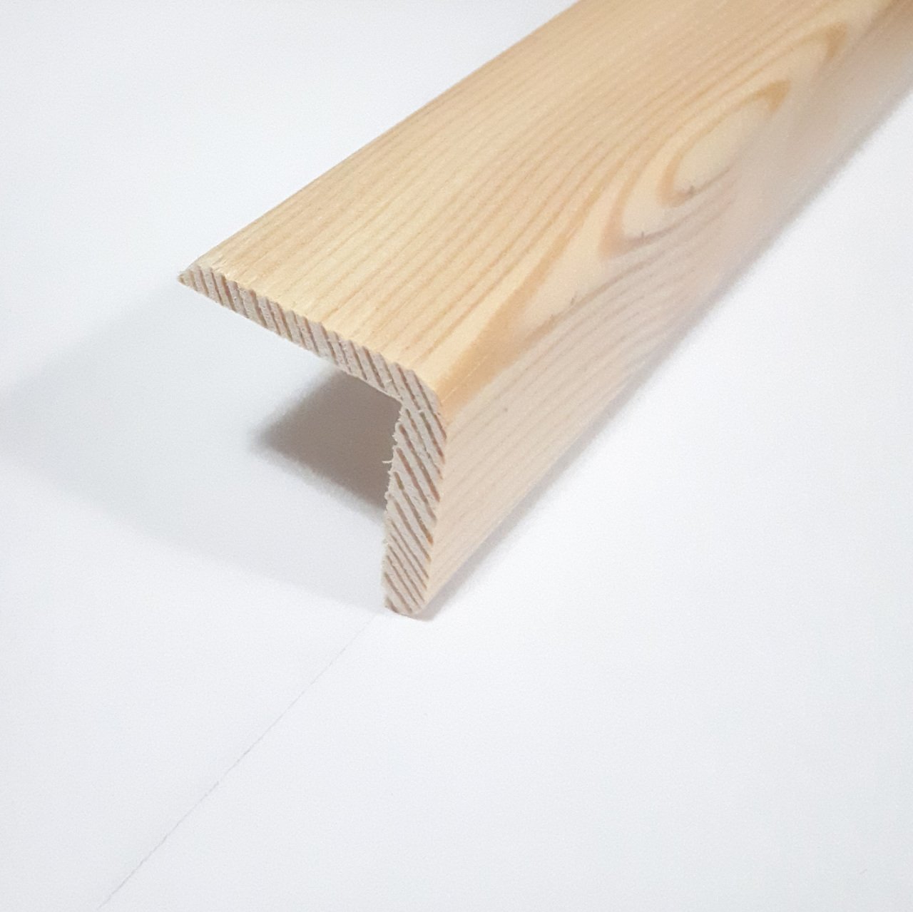 DİK AÇILI ÇITA ÇAM  KÖŞE KAPATMA - KAPAZLAMA 270 CM 35*35mm-270cm ÇAM 18030-KÖŞE KAPATMA